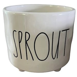 Rae Dunn Small Planter Pots
Footed planters | SPROUT |